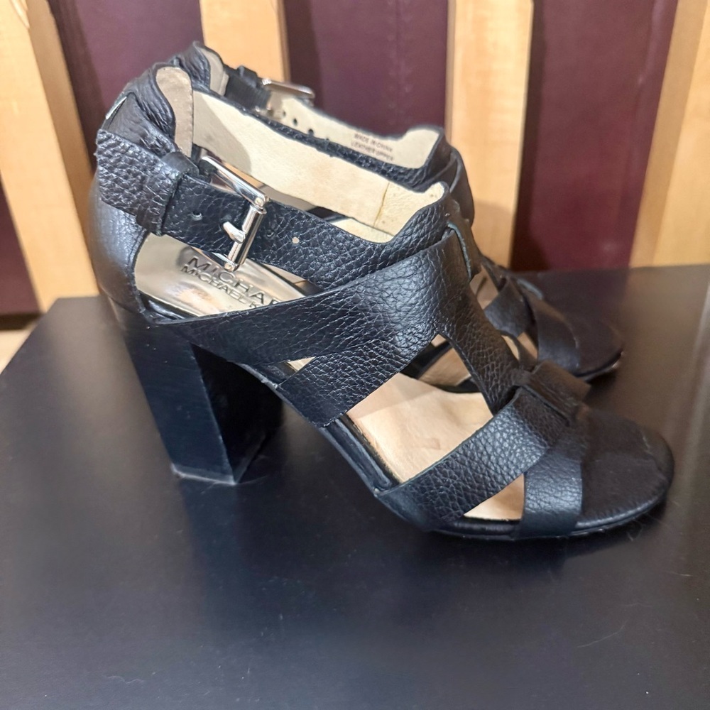EUC MICHAEL Michael Kors Black Pebbled Leather Strappy Block Heels